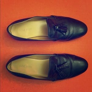 Black leather oxfords/loafers in great shape!